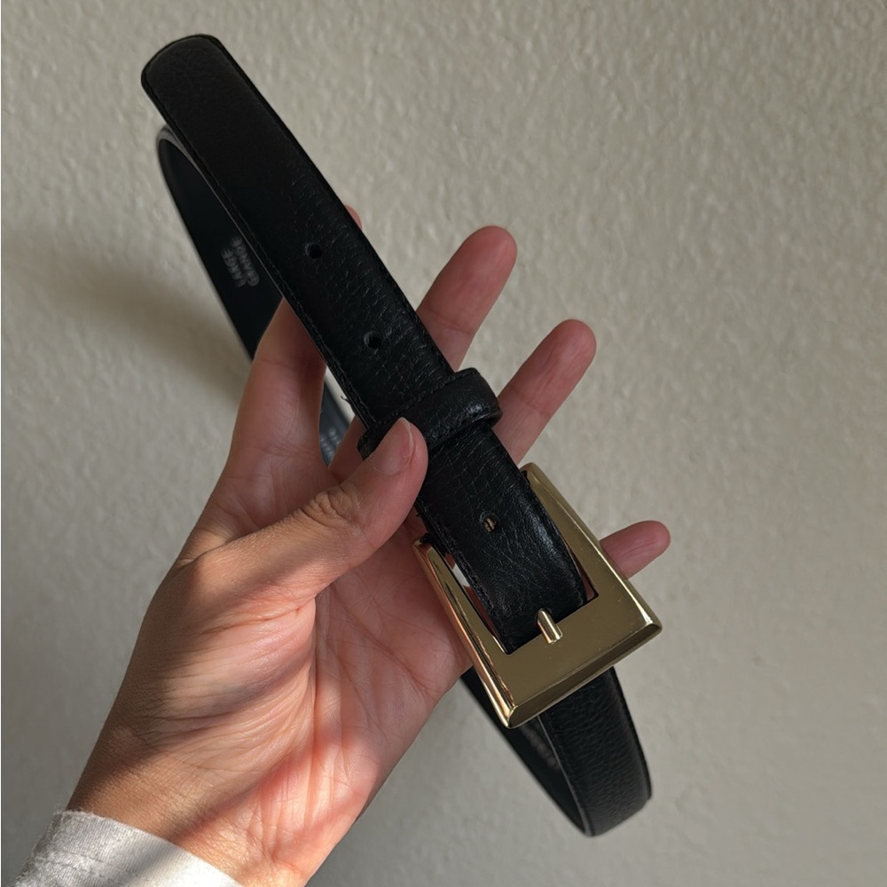 Vintage liz Claiborne leather belt with gold buckle